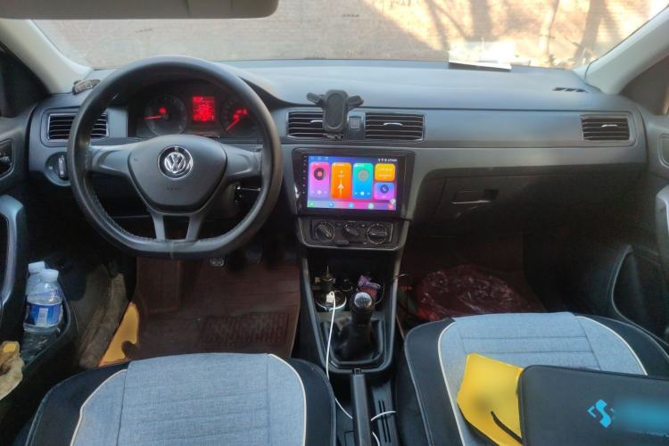 Used Volkswagen Santana 2016 1.6L Manual Fashion Edition
