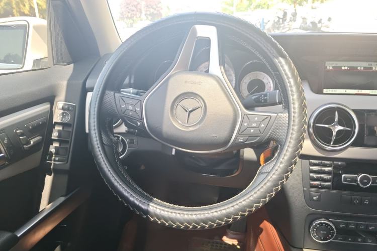 Used Mercedes-Benz GLK-Class 2013 GLK 300 4MATIC Dynamic Sunroof Model