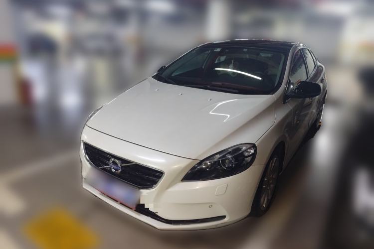 Used Volvo V40 2016 T4 Smart Luxury Edition Guazi used car, China used car export, Used car for sale, Used  cars, Cheapest cars for sale