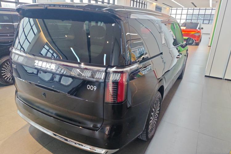 Used Zeekr 009 2024 Six-Seat Executive Version 4WD 108 kWh Rear Right 45 Deg