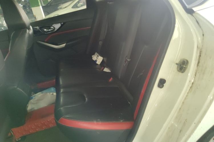 Used Venucia D60 2019 100 000 Glory 1.6L XL Manual Chenku Edition China VI Left Rear Seat