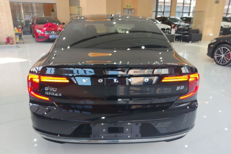 Used Volvo S90 2025 B5 Zhiyuan Luxury Edition
