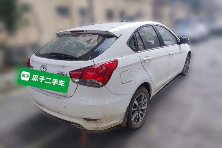 Used Soueast V6 Lingshi 2014 1.5L Manual Luxury Edition for Women