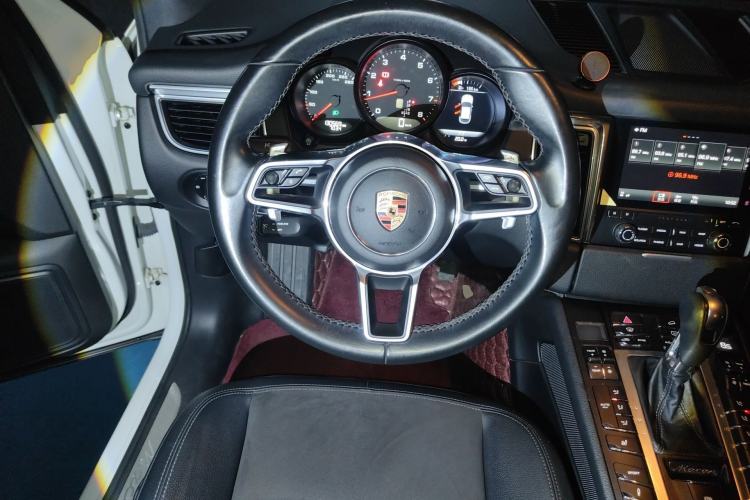 Used Porsche Macan 2016 Macan 2.0T Steering Wheel