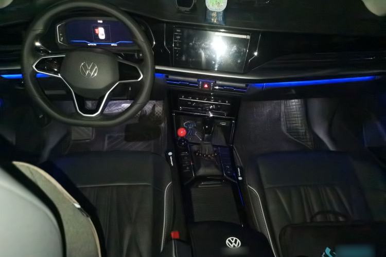 Used Volkswagen Passat 2022 330TSI Starry Luxury Edition Center Console