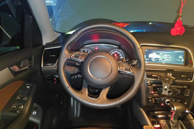 Used Audi Q5 2017 Plus 40 TFSI Ambition Model