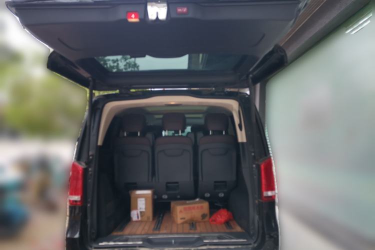 Used Mercedes-Benz V-Class 2022 V 260 L Long-wheelbase Luxury Edition Trunk