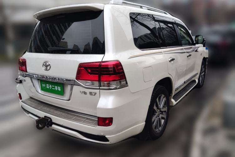 Used Toyota Land Cruiser 2018 5.7L VX-R Lifted Middle East Version