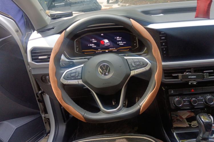 Used Volkswagen Tacqua 2021 280TSI DSG R-Line Connected Version Steering Wheel