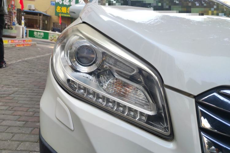 Used Suzuki S-Cross 2014 1.6L CVT Two-Wheel Drive Elite Version
