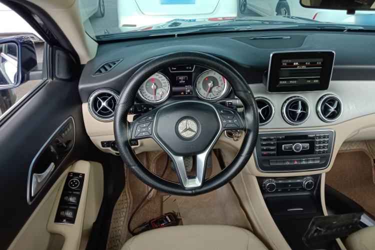 Used Mercedes-Benz GLA 2015 GLA 200 Sport Edition Steering Wheel