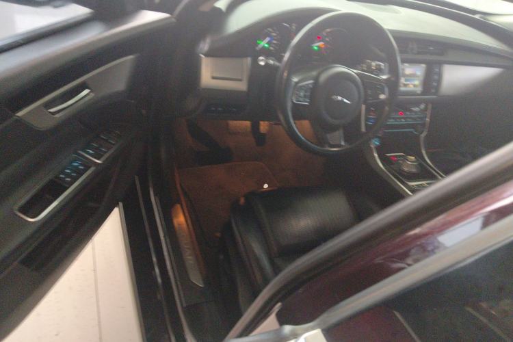 Used Jaguar XF 2016 XF 2.0T Two-Wheel-Drive Luxury Edition Driver Seat