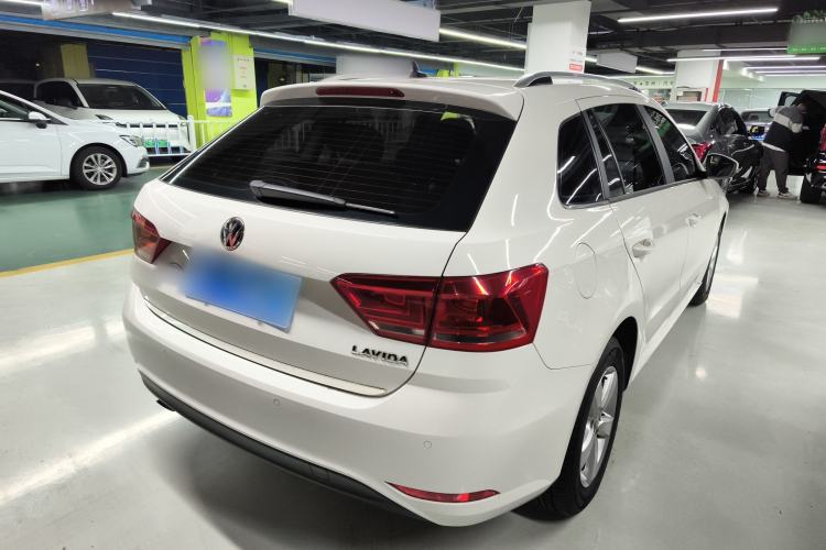 Used Volkswagen Gran Lavida 2015 1.6L Automatic Fashion Edition Rear Right 45 Deg