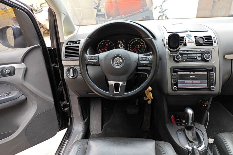 Used Volkswagen Touran 2013 1.4T DSG Smart Edition 5-seater Steering Wheel