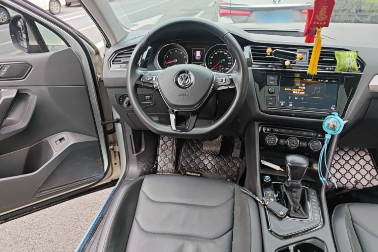Used Volkswagen Tiguan L 2019 330TSI Automatic Two-Wheel Drive Smart Luxury Version China V Emission Standard