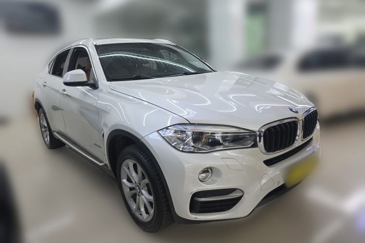 Used BMW X6 2015 xDrive28i Front Right 45 Deg
