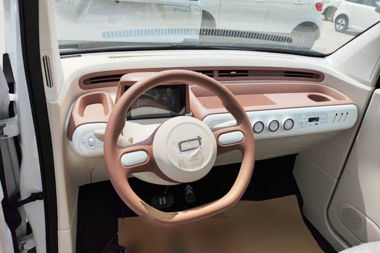 Used Bestune Pony 2026 Model 222km Cute Horse Plus Center Console