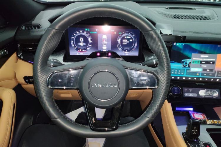 Used Lynk & Co 09 2021 2.0T Halo Six-Seater