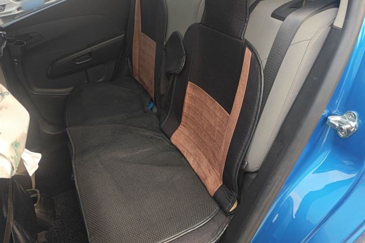 Used Chevrolet Aveo Sonic 2011 Sedan 1.4L MT SL