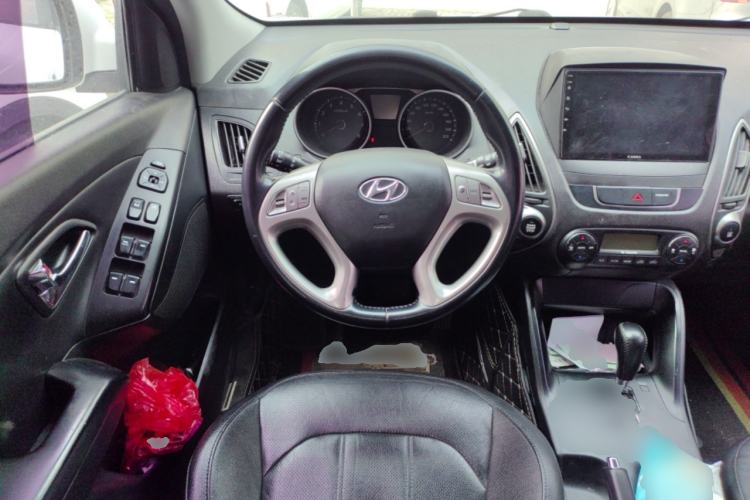 Used Hyundai ix35 2013 2.0L Automatic Two-Wheel Drive Smart GLS China IV Standard Steering Wheel