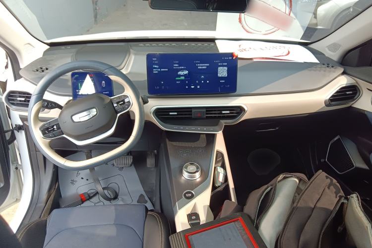 Used Geometry A 2022 Pro 430KM Green Apple Halo