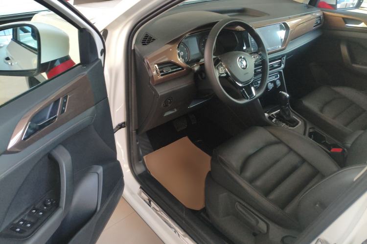 Used Volkswagen Tharu 2020 280TSI Two-Wheel Drive Luxury Edition China VI Standard
