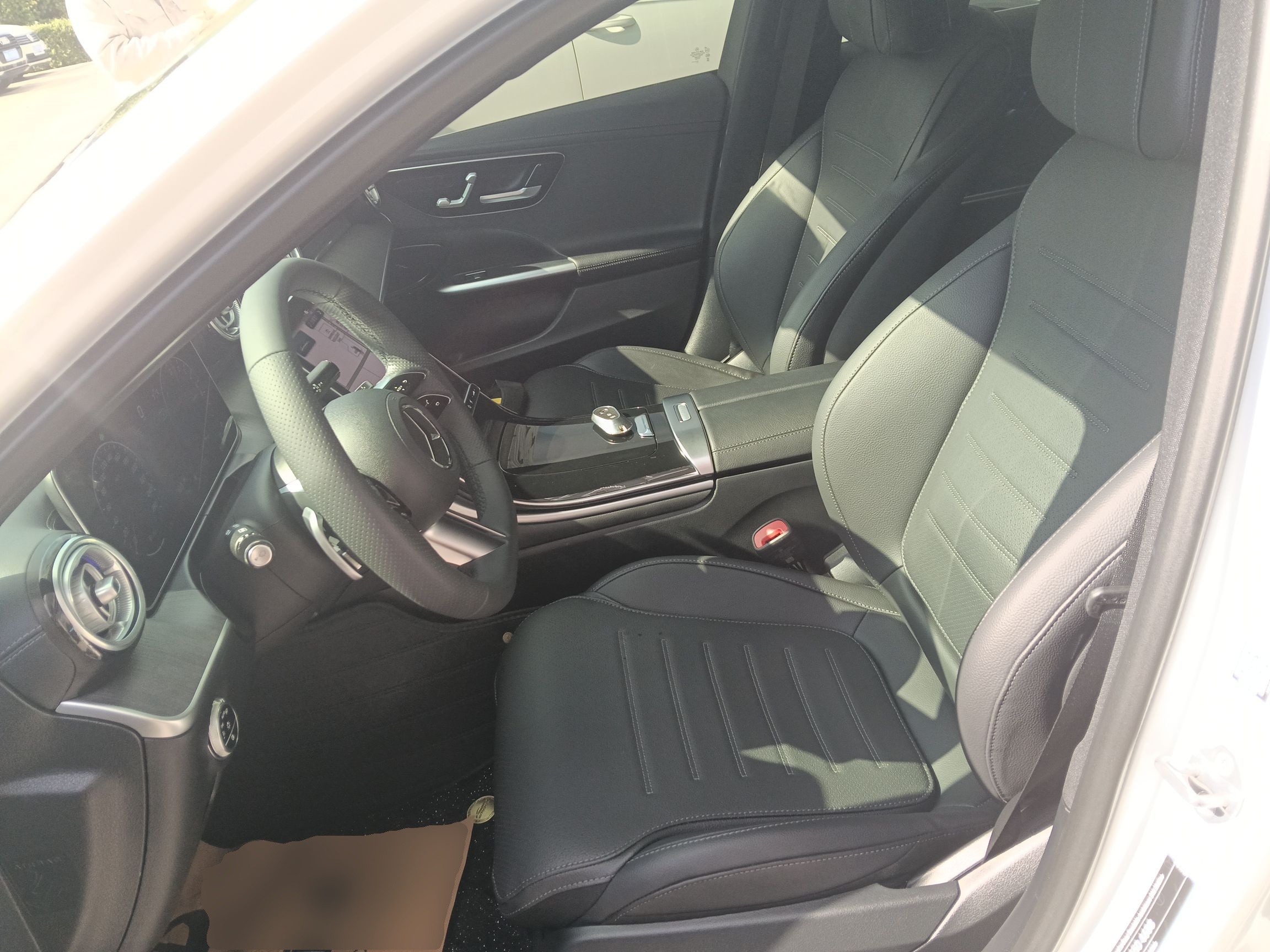 Переднее сиденье в автомобиле