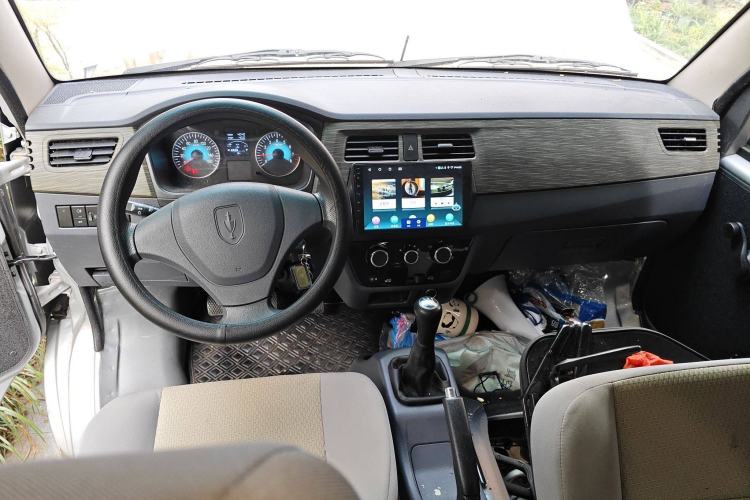 Used Jinbei Hiace X30 2023 1.5L Super-Comfortable Passenger Van 5/6/7-Seater Non-Air-Conditioned Version Model SWC15M
