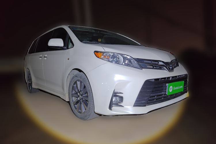 Used Toyota SIENNA 
