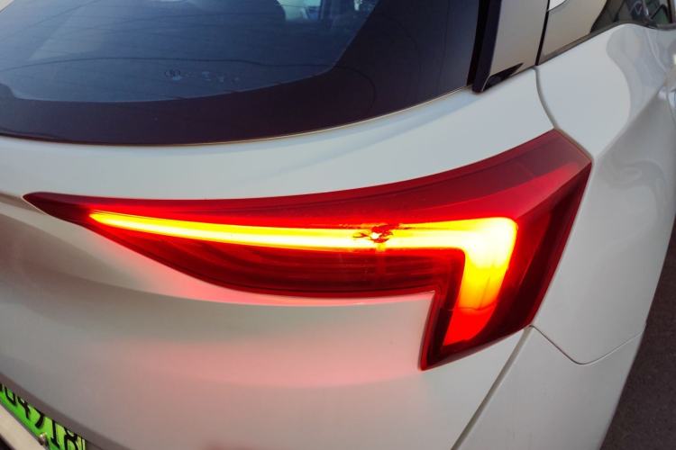 Used Buick Velite 6 2023 Revised Version 430 km Range – Commuter Edition Right Rear Taillight