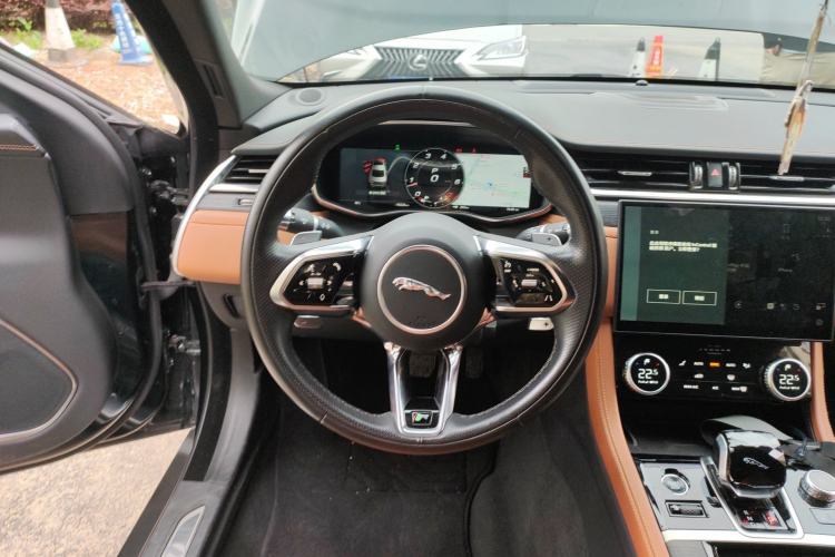 Used Jaguar XFL 2022 XFL 2.0T P250 Two-Wheel-Drive Elite Sport Edition Steering Wheel