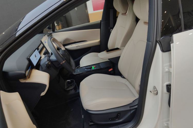 Used Lynk & Co Z20 2025 530 km Range Rear-Wheel Drive Max
