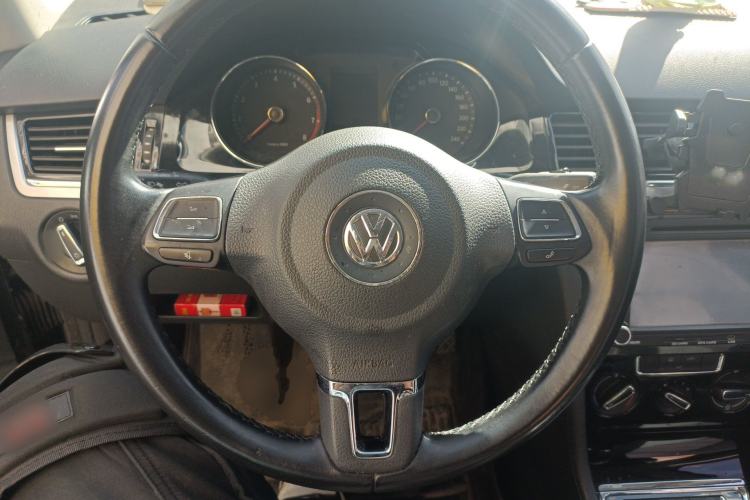 Used Volkswagen Bora 2015 Zhuihui Edition 1.6L Manual Comfort Model Steering Wheel