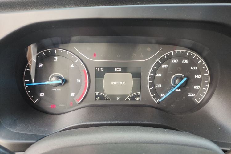 Used JMC Fushun 2023 2.0T Automatic Short-Wheelbase Low-Roof Commercial & Multi-Purpose Passenger Vehicle 6-Seater with Dual-Opening Tailgate Instrument Cluster