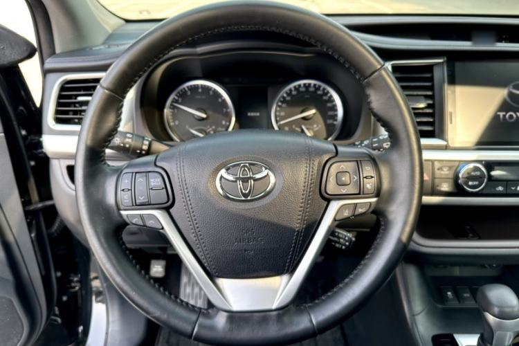 Used Toyota Highlander 2018 2.0T Four-Wheel Drive Prestige Version 7 Seats China VI Standard