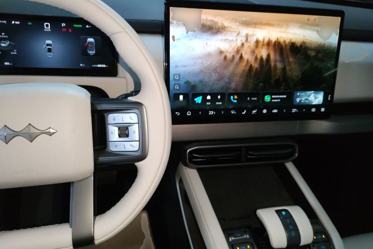 Used Formula Leopard Titanium 3 2025 501 km Range Rear-Wheel Drive Intelligent Driving Max Edition
