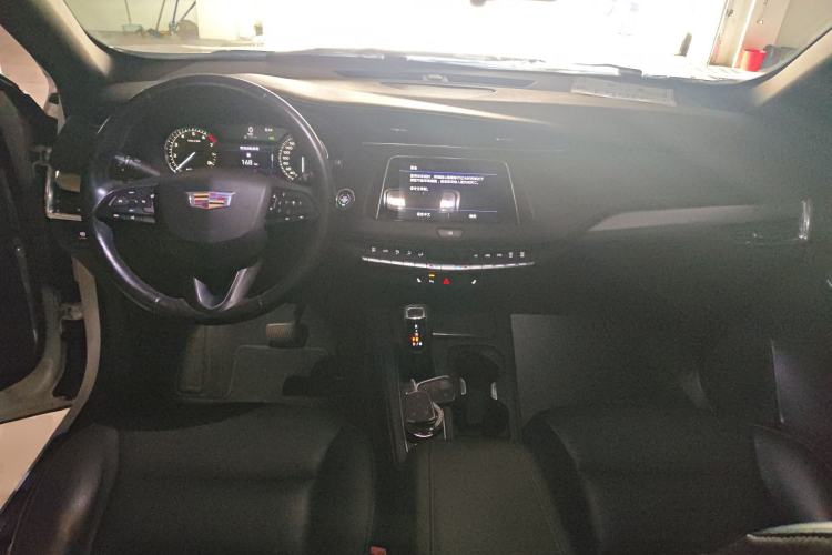 Used Cadillac XT4 2018 28T Two-Wheel-Drive Luxury Model
