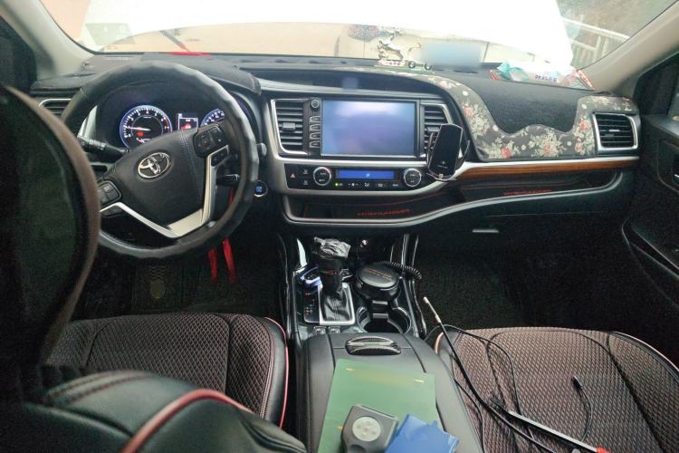 Used Toyota Highlander 2018 2.0T Four-Wheel Drive Luxury Version 7 Seats China VI Standard
