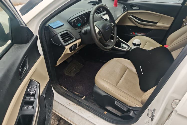 Used Ford Escort 2015 1.5L Automatic Fashion Model

