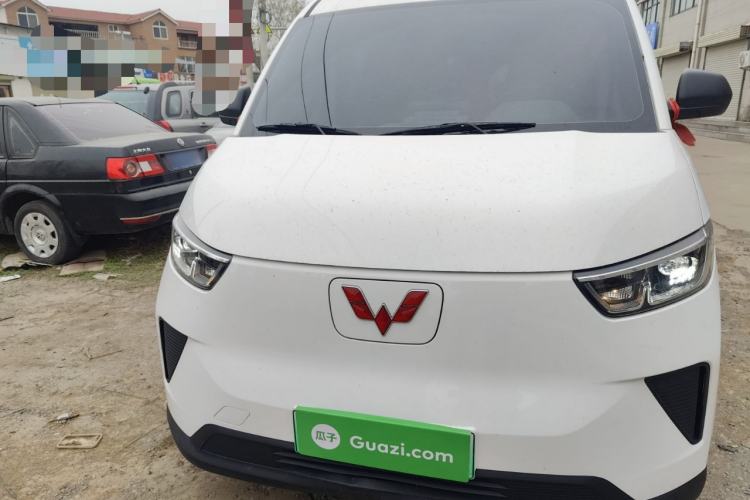 Used Wuling Yangguang 2025 Model 310KM Bus Edition—Customized by CATL