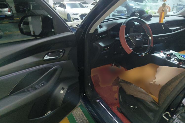 Used Audi Q6 2025 40 TFSI quattro Commemorative Edition Yulin Package 7 Seats Driver Seat