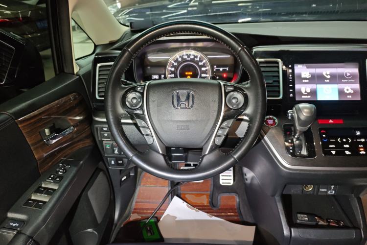 Used Honda Elysion 2016 2.4L Luxury Edition
