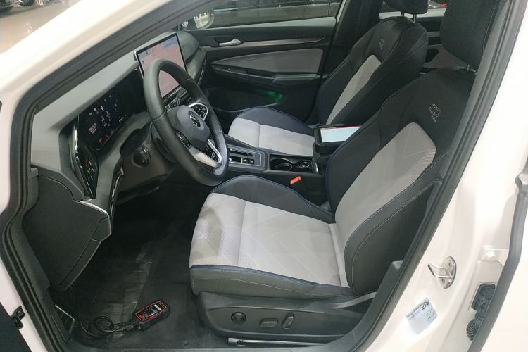 Used Volkswagen Golf 2025 300TSI R-Line Left Front Seat