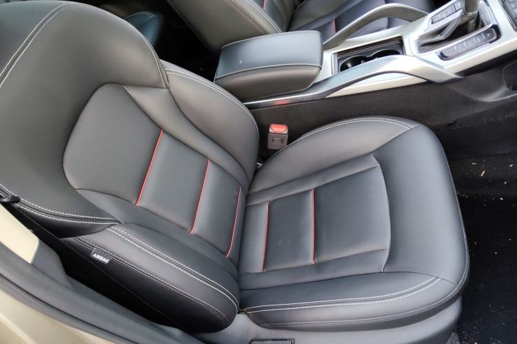 Used Geely Auto Emgrand X7 Sport 2018 1.8TD Automatic Two-Wheel Drive Smart Connect 4G Internet Edition
