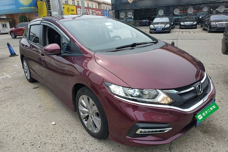 Used Honda Jade 2017 1.8L automatic Comfort version 5 seats Front Right 45 Deg