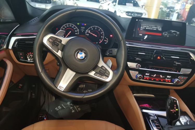 Used BMW 5 Series 2019 530Li Leading Model M Sport Package Steering Wheel