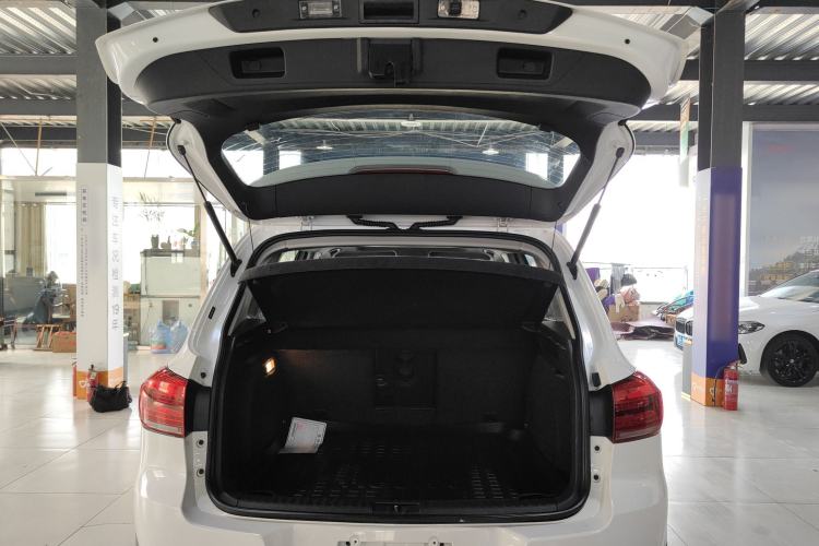 Used Volkswagen Tiguan 2017 300TSI Automatic Two-Wheel Drive Silk Road Comfort Edition Trunk