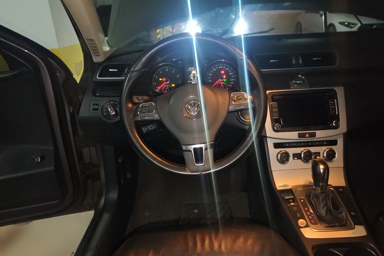 Used Volkswagen Magotan 2012 1.8TSI Prestige Model Steering Wheel