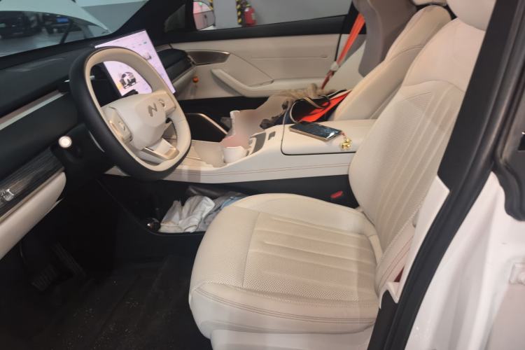 Used ONVO L60 2024 60 kWh All-Wheel Drive