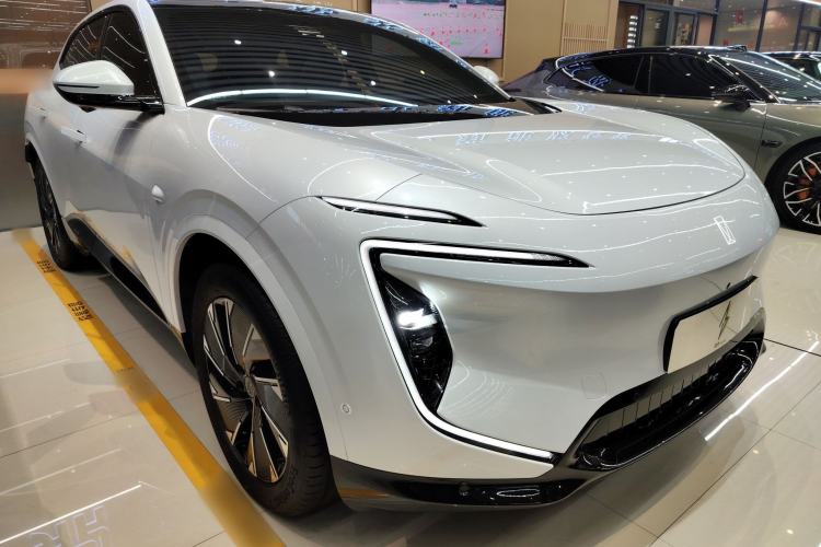 Used Avatr 07 2024 Pro+ All-Electric Version Front Right 45 Deg